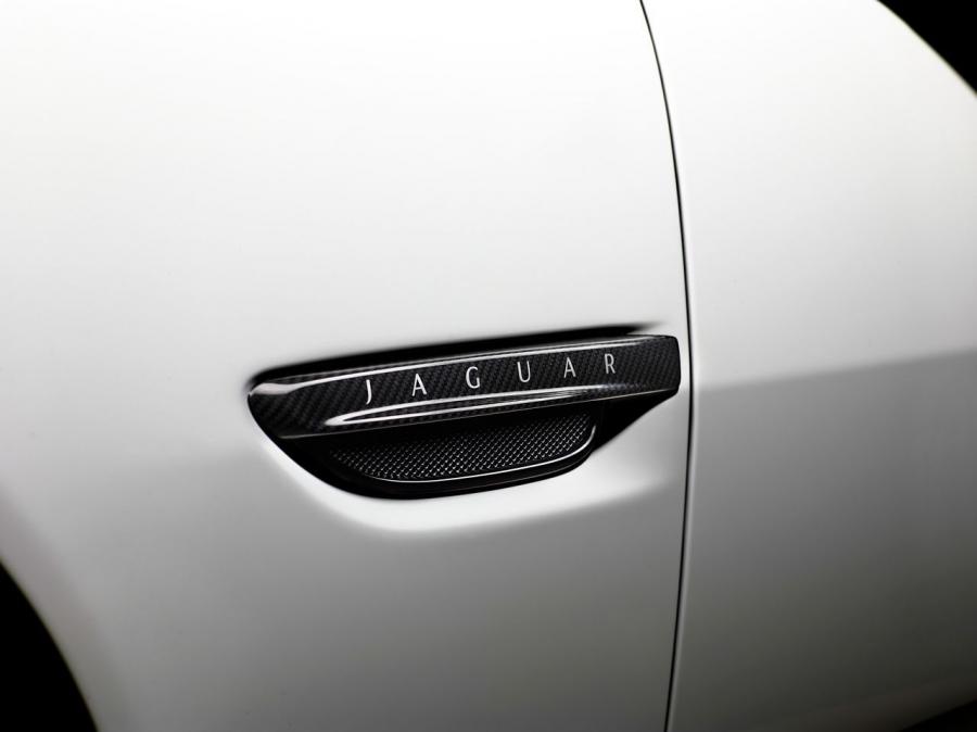  Jaguar XKR-S GT 2013 года  (фото 24 из 26)